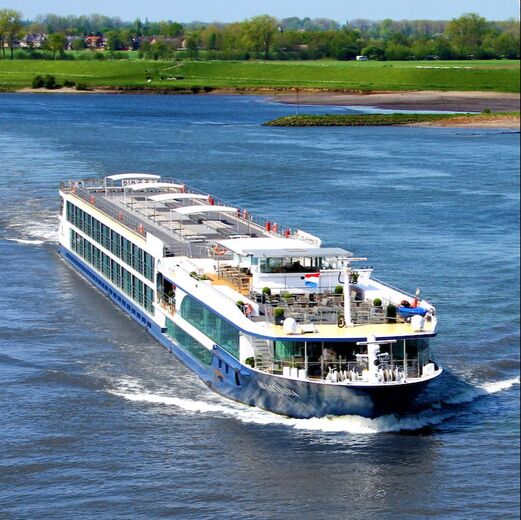 River Cruise Ships are intimate and personal