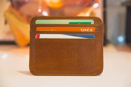 Downsize your wallet before traveling